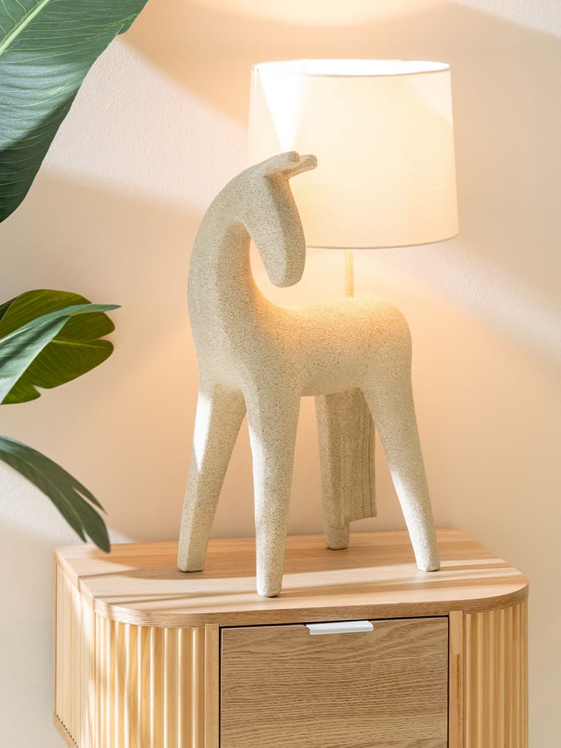 Lampada da Tavolo Cavallo Moderno in Resina Beige