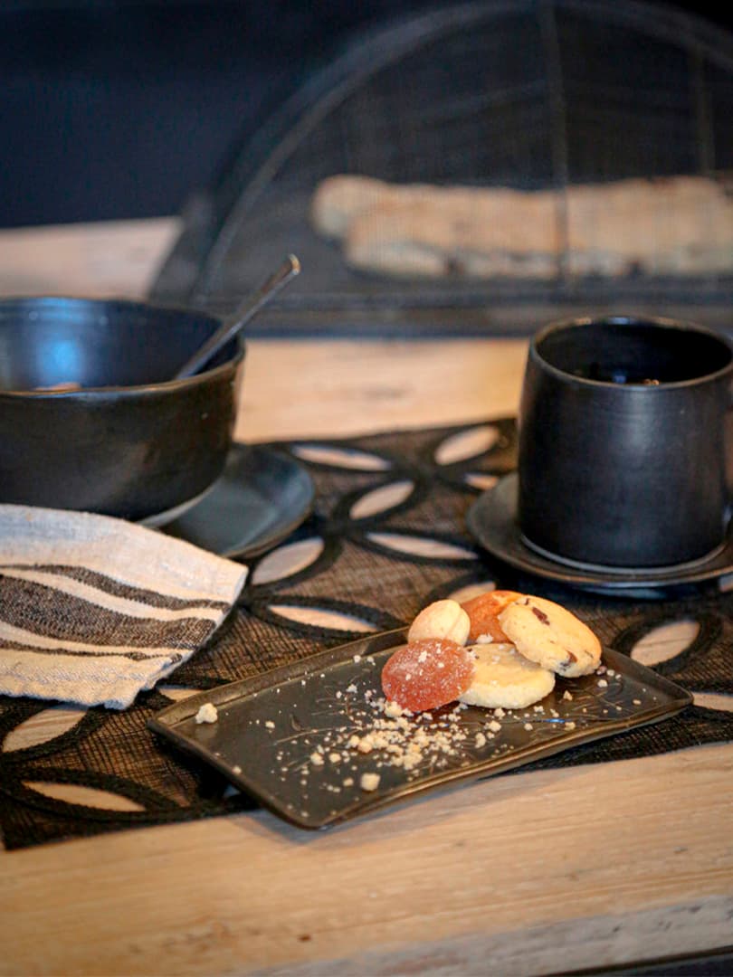 Sottopiatto Quadro in Abaca Nero