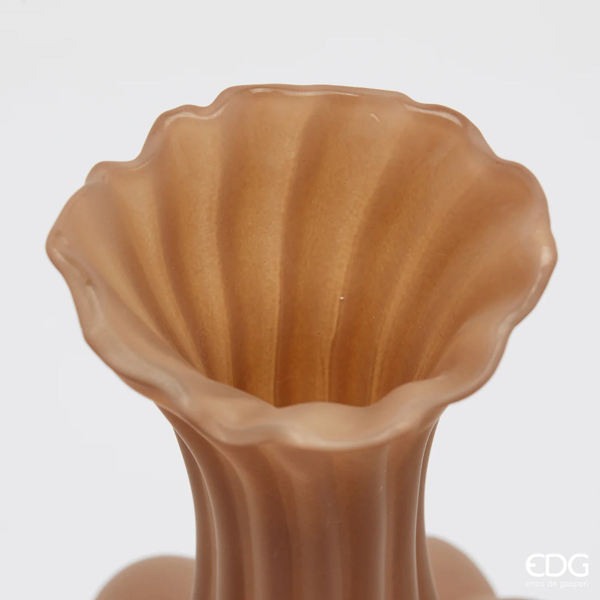 Vaso flow sinuoso brown