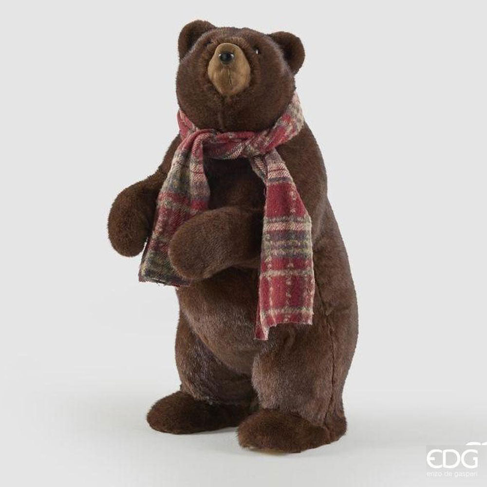 Orso marrone in piedi