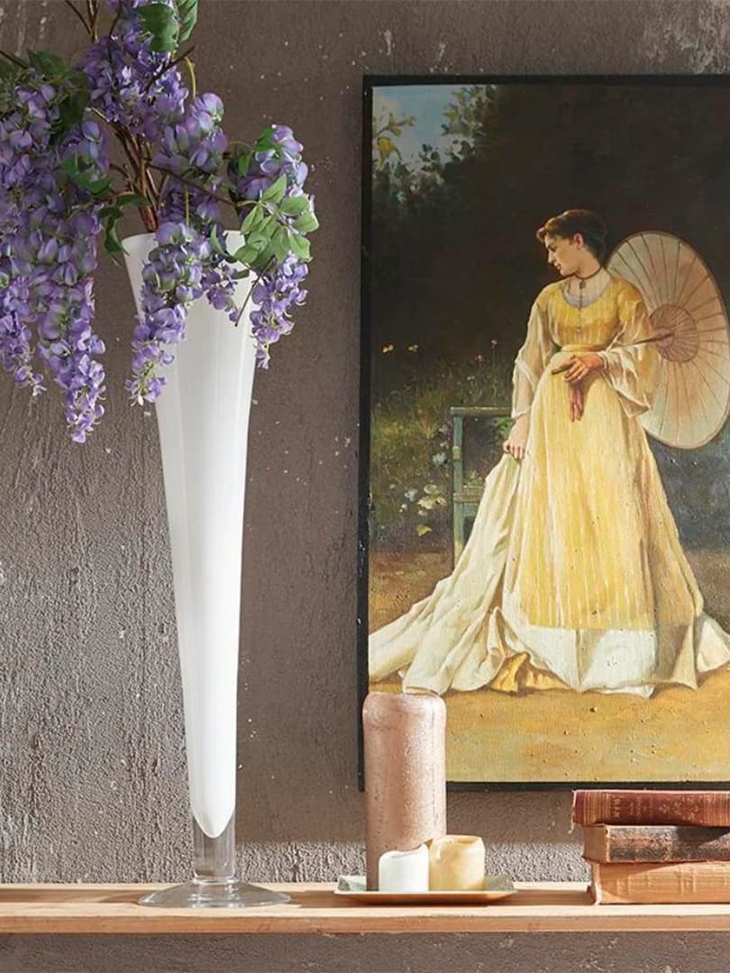 Vaso Imbuto in Vetro Colorato Bianco